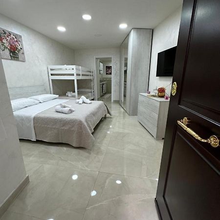 Chloehouse Appartement Napels Buitenkant foto