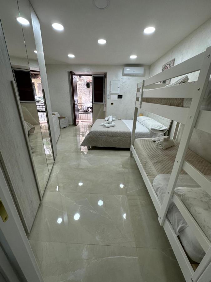 Chloehouse Appartement Napels Buitenkant foto